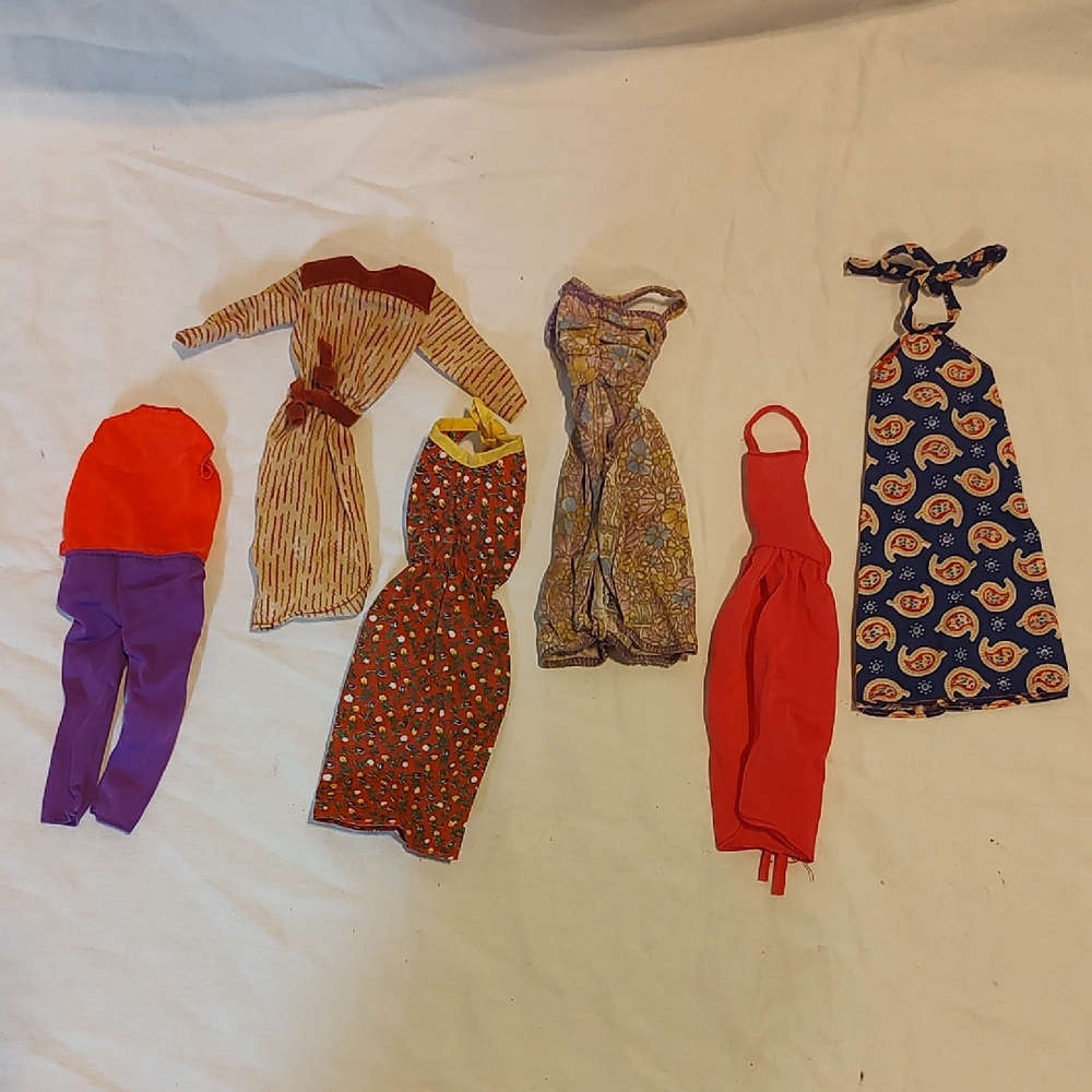 Vintage BARBIE Dresses (6)